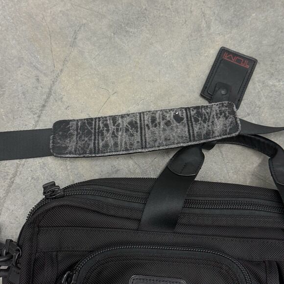 Tumi Alpha Expandable Briefcase Carry Laptop Bag Nylon Black 26160DH - Picture 15 of 15